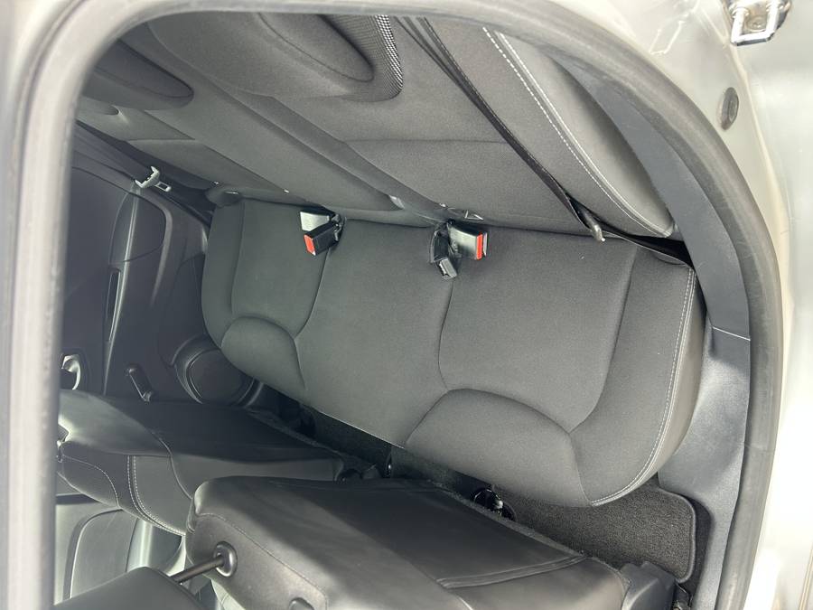 Siège de voiture après nettoyage