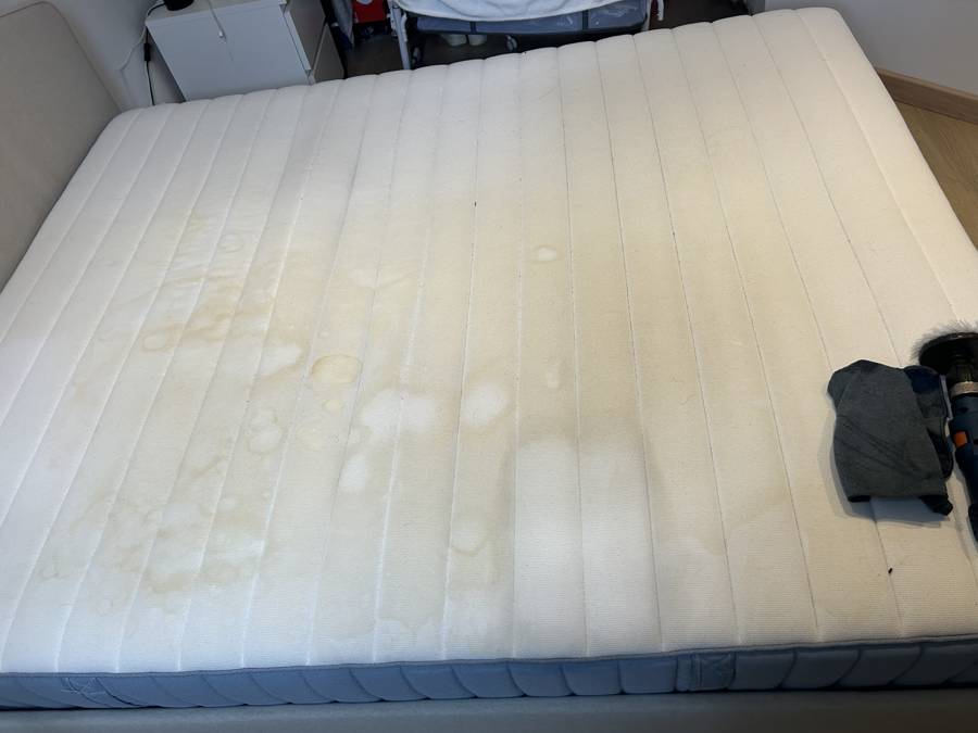 Matelas avant nettoyage