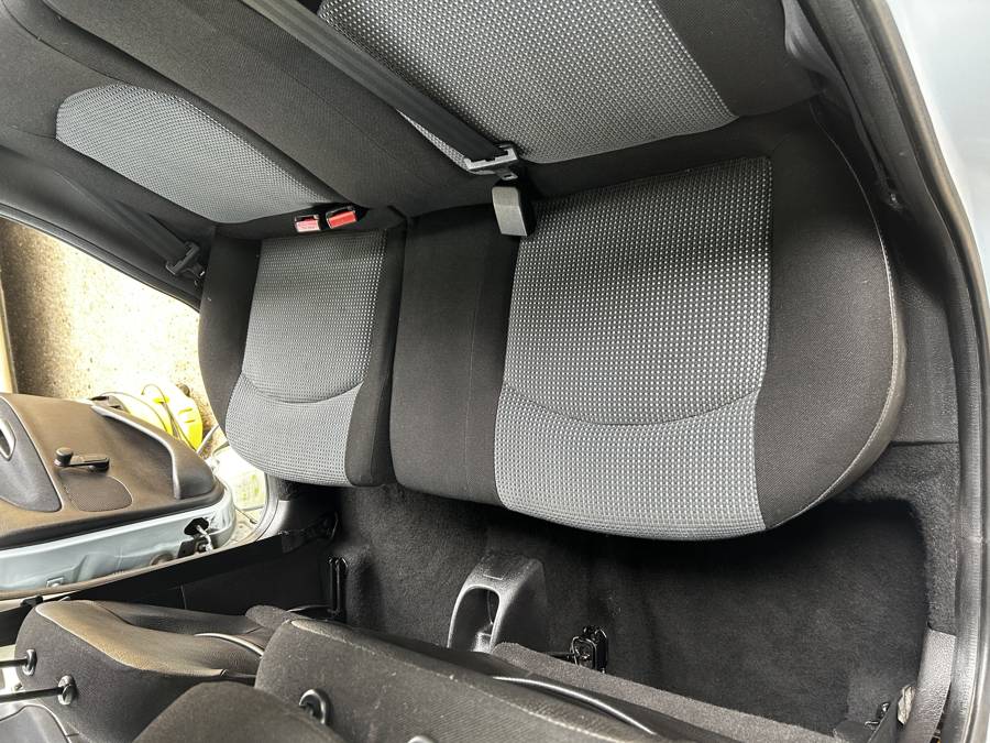 Banquette de voiture après nettoyage